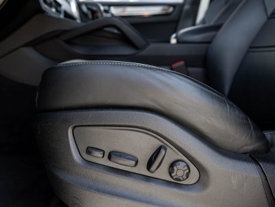 2023 Porsche Cayenne Cayenne Platinum Edition (MY23)