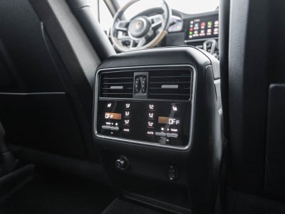 2023 Porsche Cayenne Cayenne Platinum Edition (MY23)