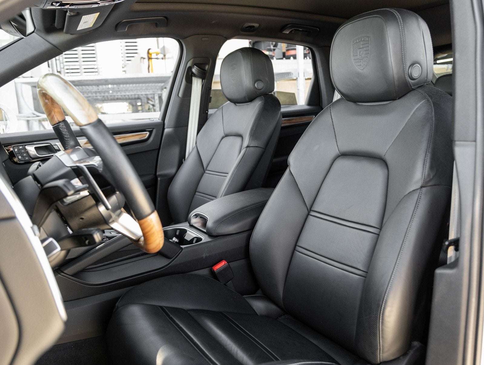 2023 Porsche Cayenne Cayenne Platinum Edition (MY23)