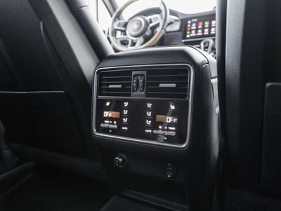 2023 Porsche Cayenne Cayenne Platinum Edition (MY23)