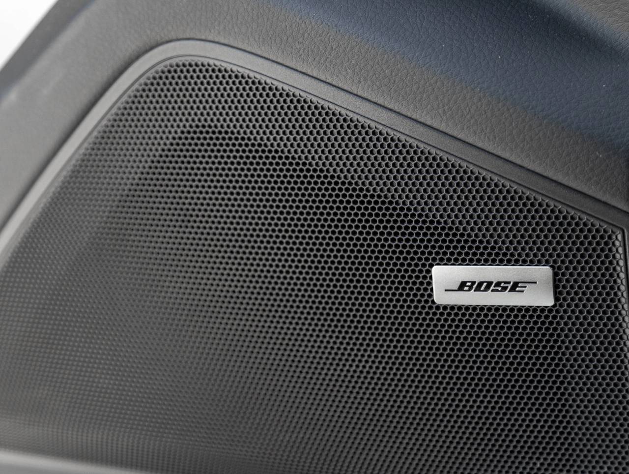 2023 Porsche Cayenne Cayenne Platinum Edition (MY23)