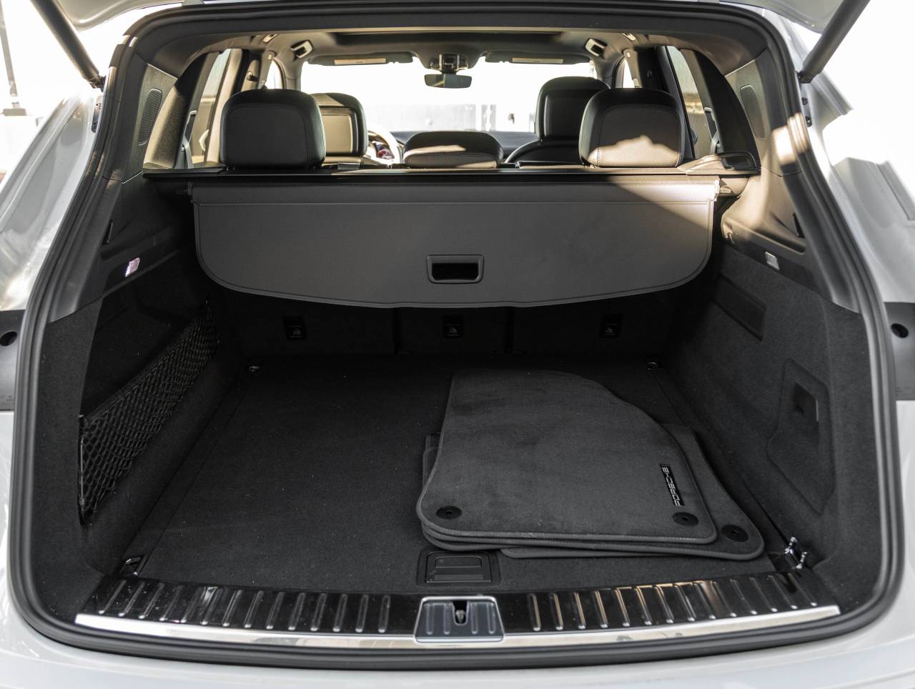 2023 Porsche Cayenne Cayenne Platinum Edition (MY23)