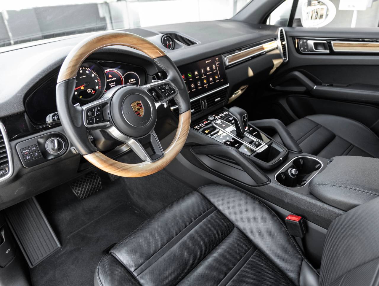 2023 Porsche Cayenne Cayenne Platinum Edition (MY23)