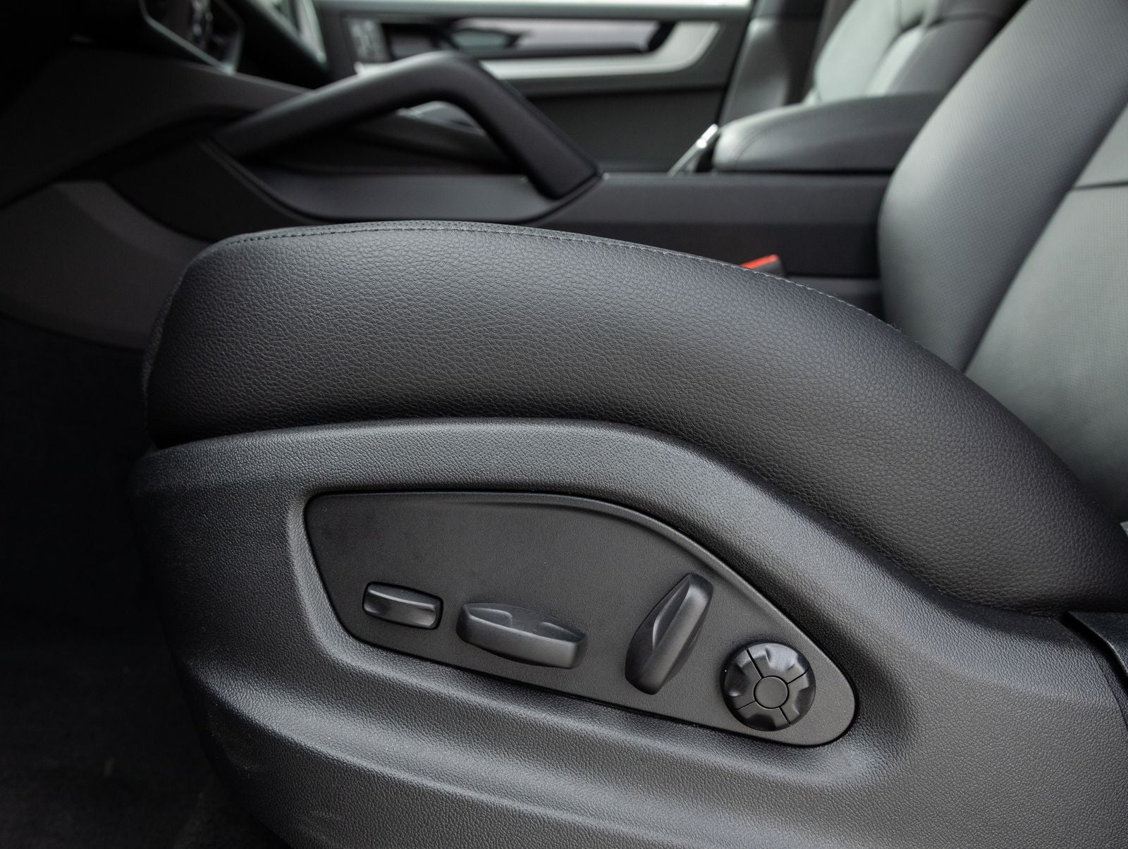 2026 Porsche Cayenne AWD