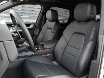 2026 Porsche Cayenne AWD