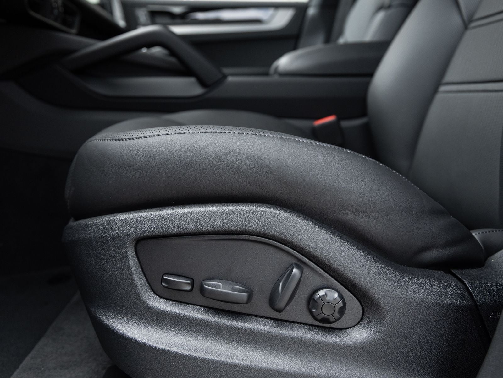 2026 Porsche Cayenne AWD