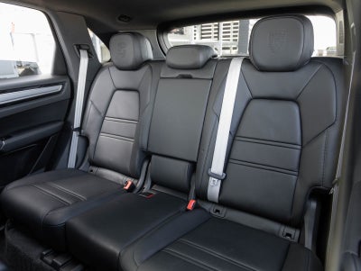 2022 Porsche Cayenne Cayenne Platinum Edition (MY22)