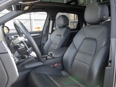 2022 Porsche Cayenne Cayenne Platinum Edition (MY22)