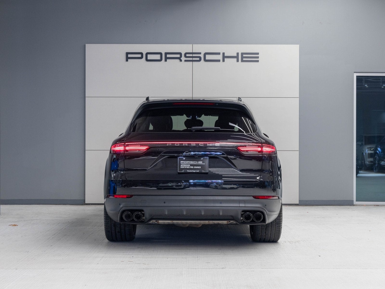 2022 Porsche Cayenne Cayenne Platinum Edition (MY22)