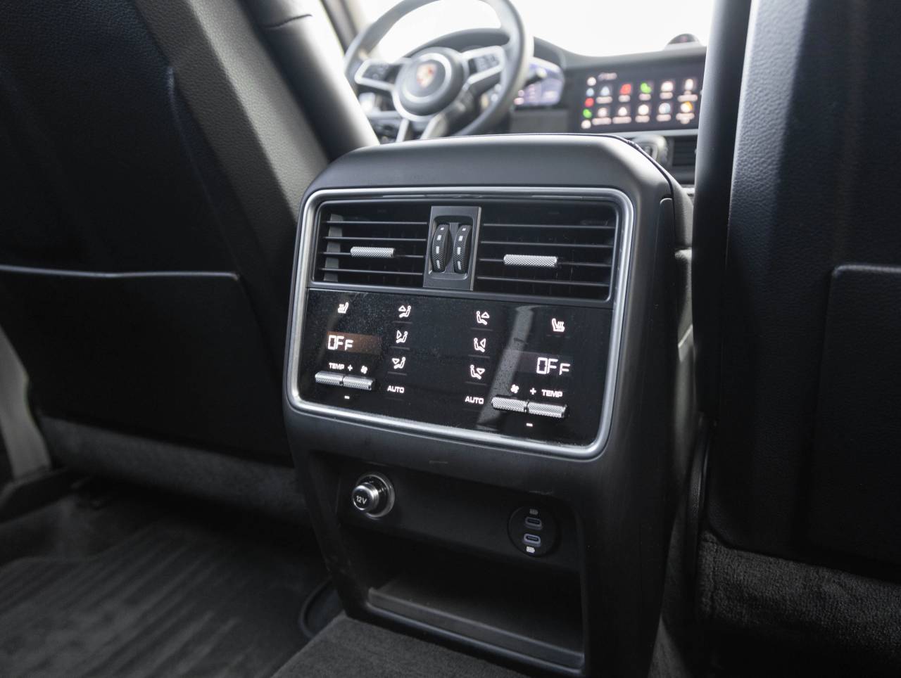 2022 Porsche Cayenne Cayenne Platinum Edition (MY22)