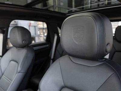 2022 Porsche Cayenne Cayenne Platinum Edition (MY22)