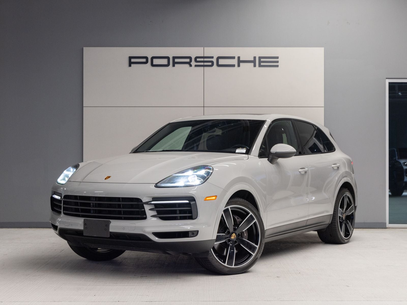 2023 Porsche Cayenne Platinum Edition
