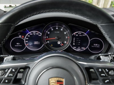 2023 Porsche Cayenne Platinum Edition