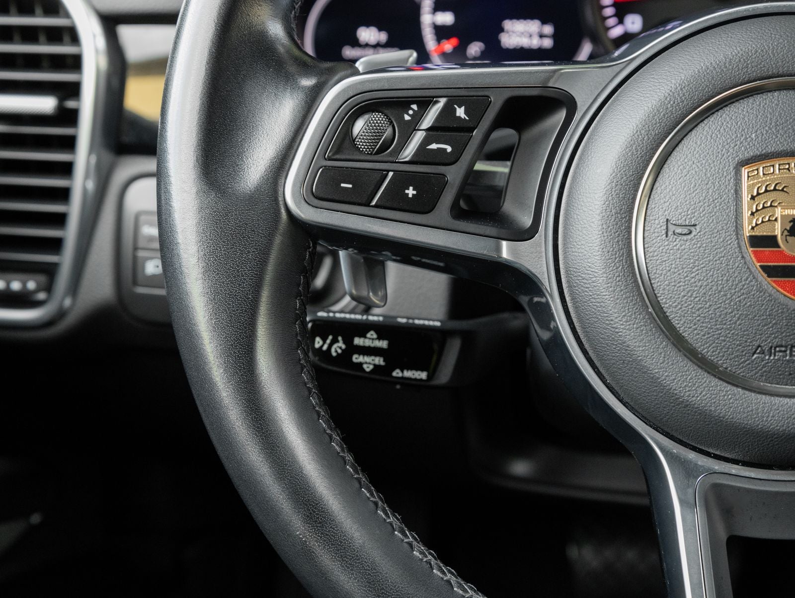 2023 Porsche Cayenne Platinum Edition