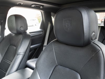 2023 Porsche Cayenne Platinum Edition