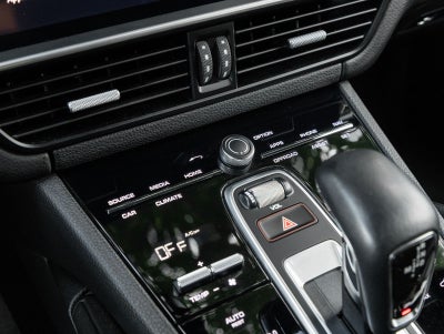 2023 Porsche Cayenne Platinum Edition