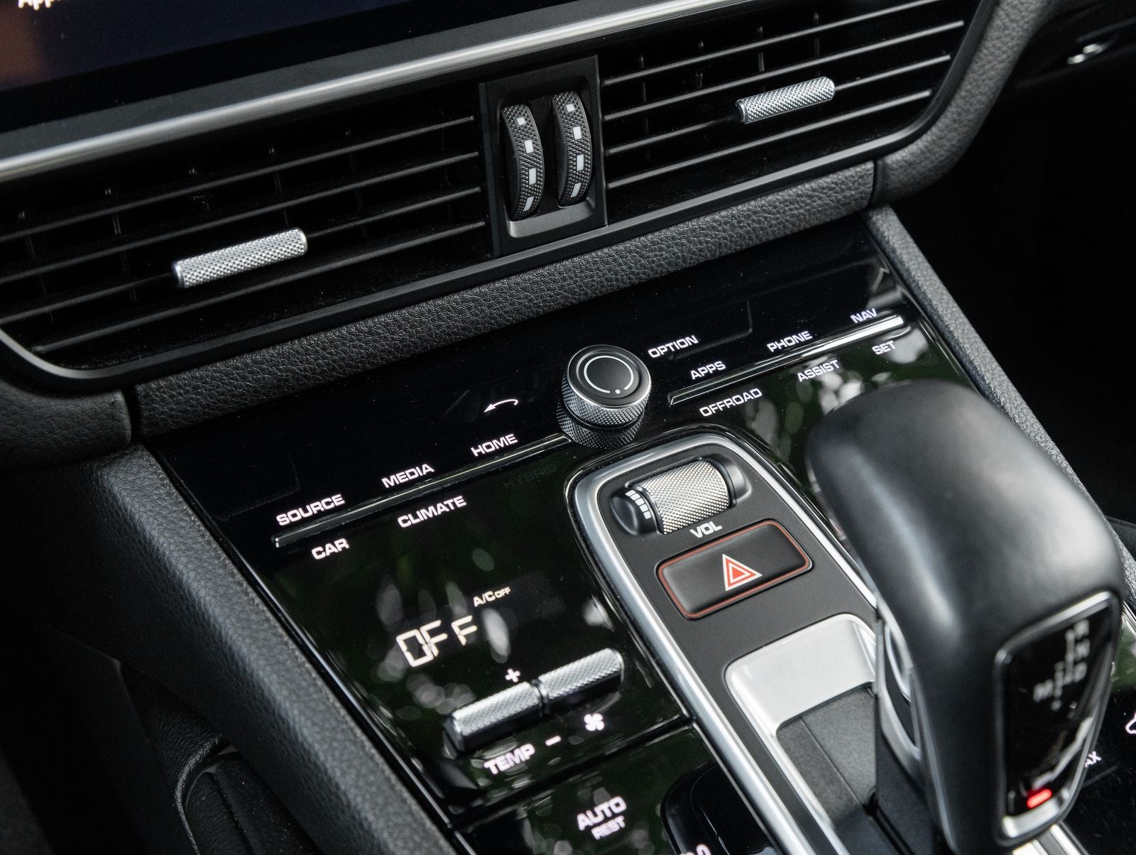 2023 Porsche Cayenne Platinum Edition