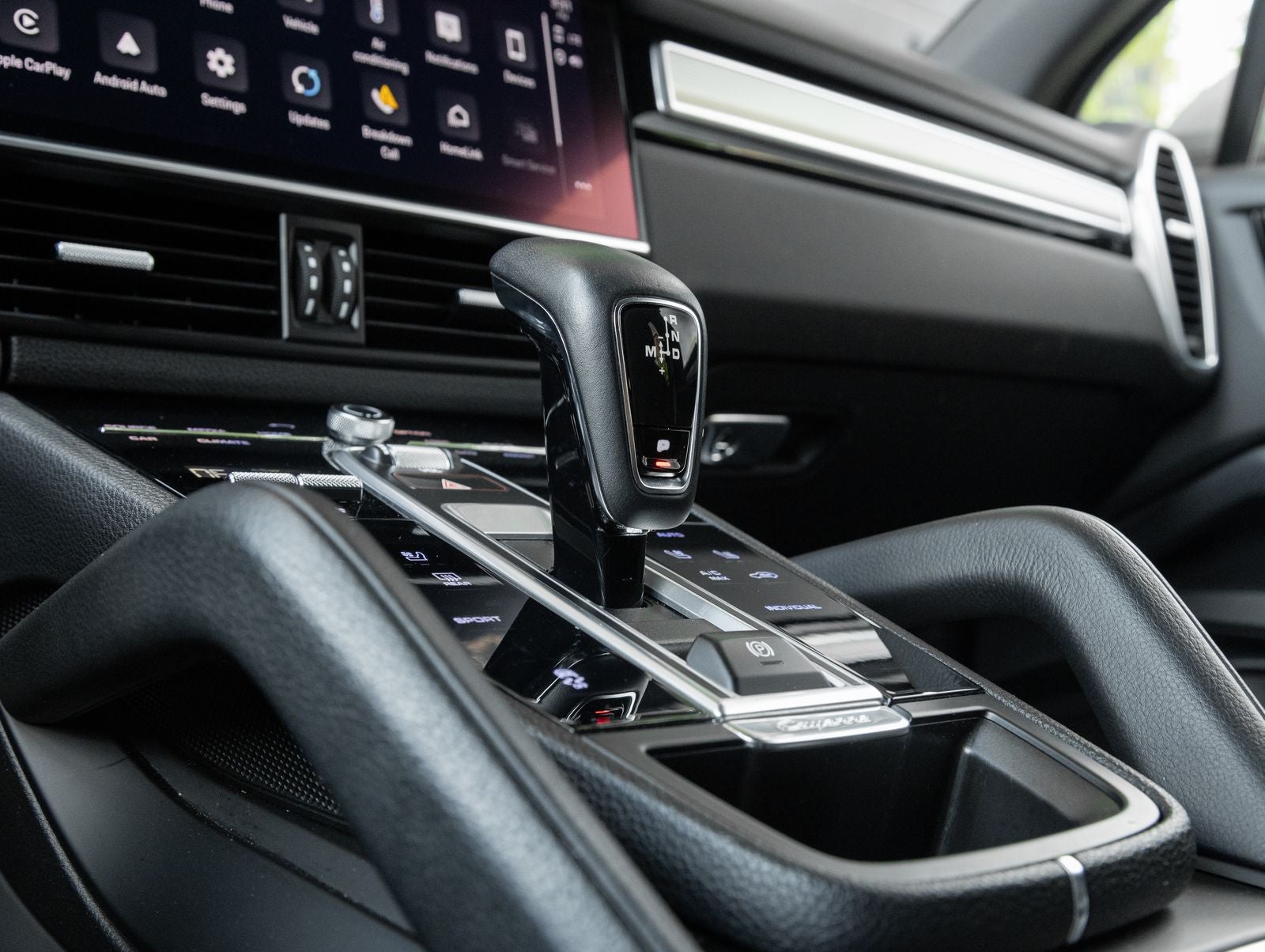 2023 Porsche Cayenne Platinum Edition