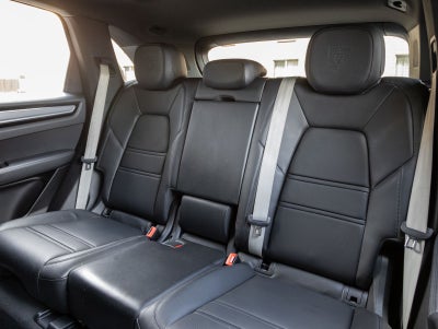 2023 Porsche Cayenne Platinum Edition