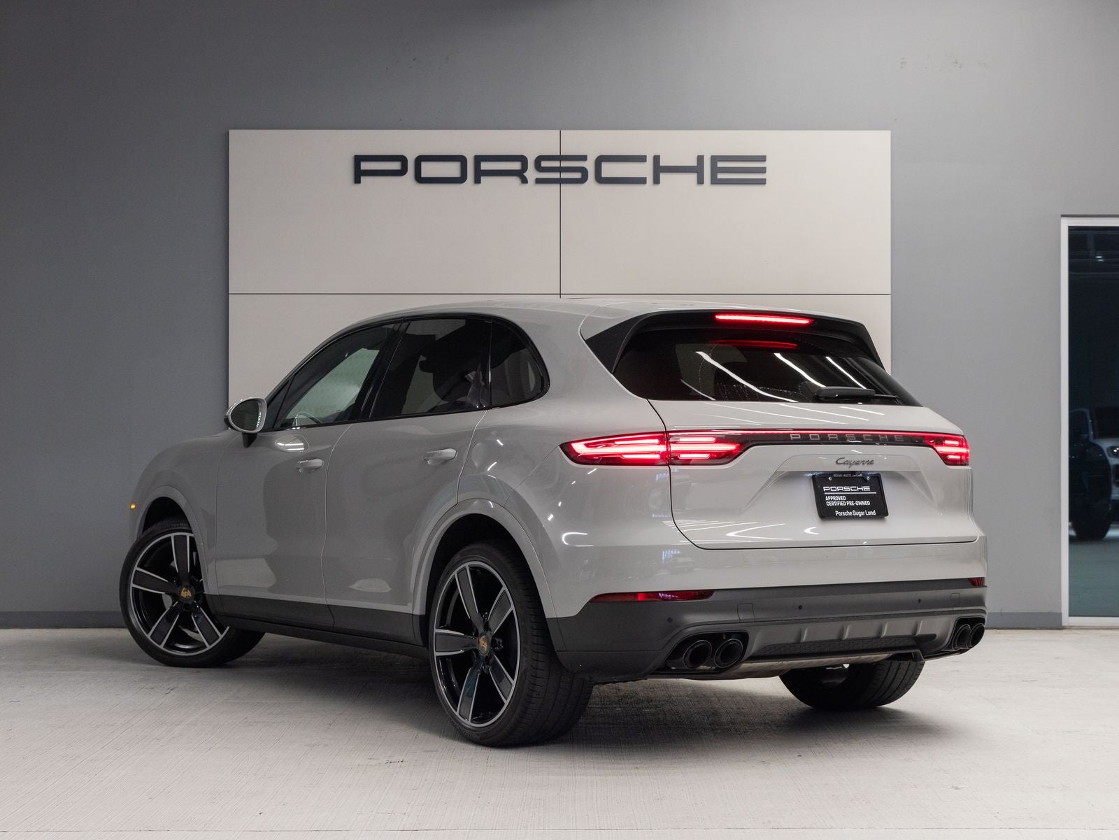 2023 Porsche Cayenne Platinum Edition