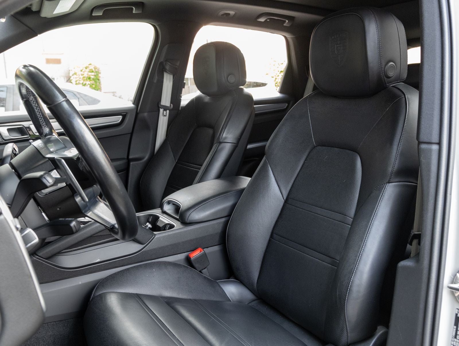 2023 Porsche Cayenne Platinum Edition