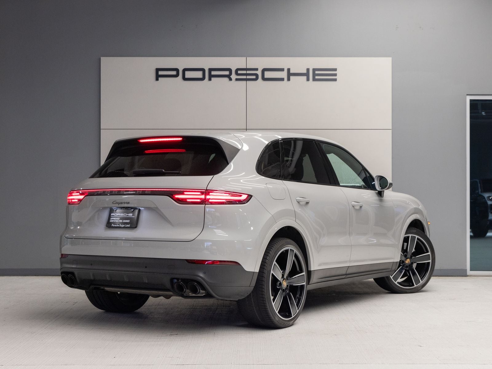 2023 Porsche Cayenne Platinum Edition