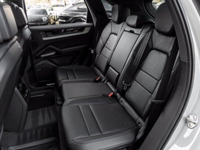 2026 Porsche Cayenne AWD