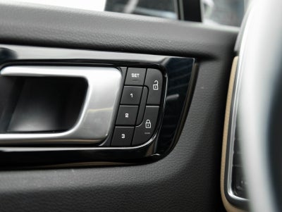 2022 Porsche Cayenne Cayenne Platinum Edition (MY22)