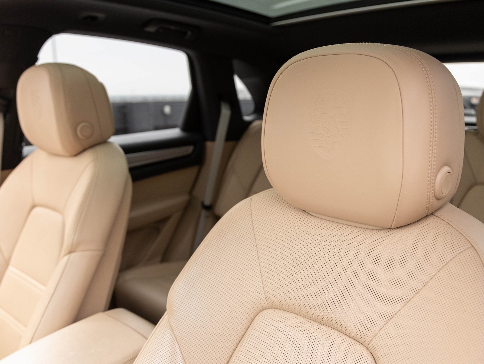 2022 Porsche Cayenne Cayenne Platinum Edition (MY22)