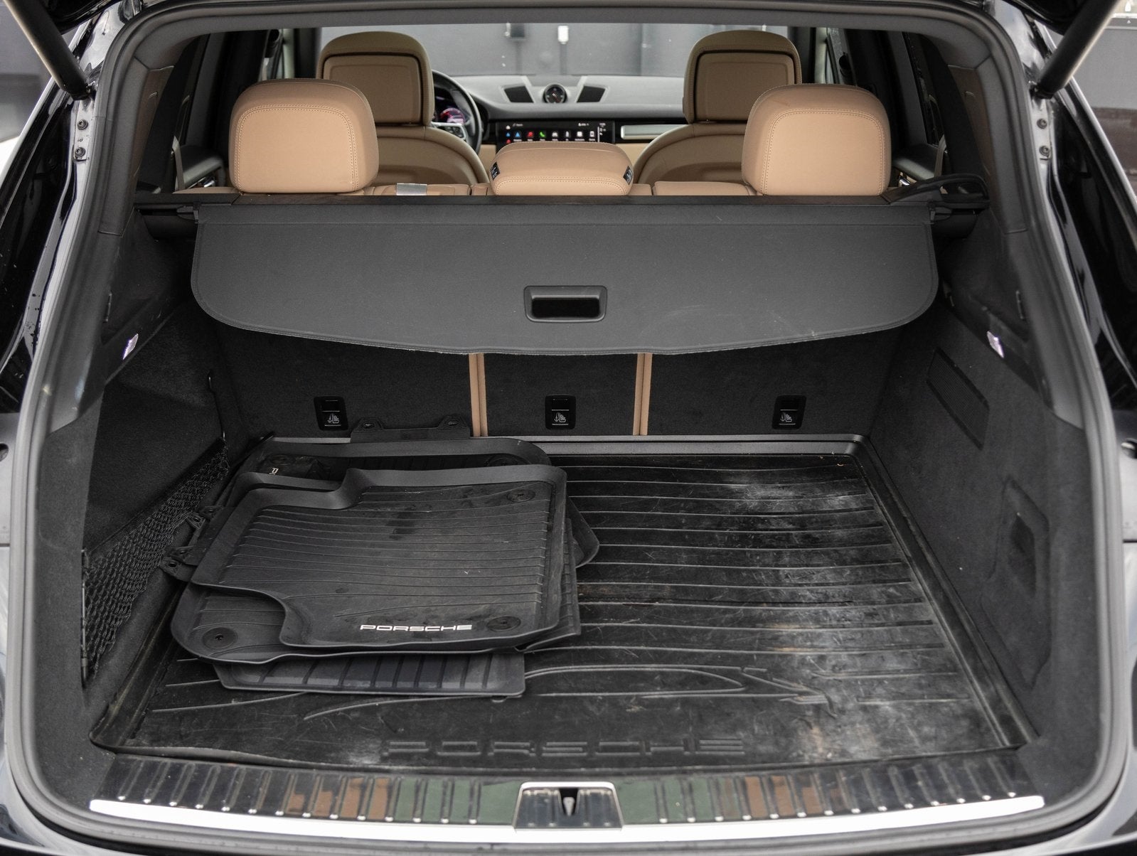 2022 Porsche Cayenne Cayenne Platinum Edition (MY22)