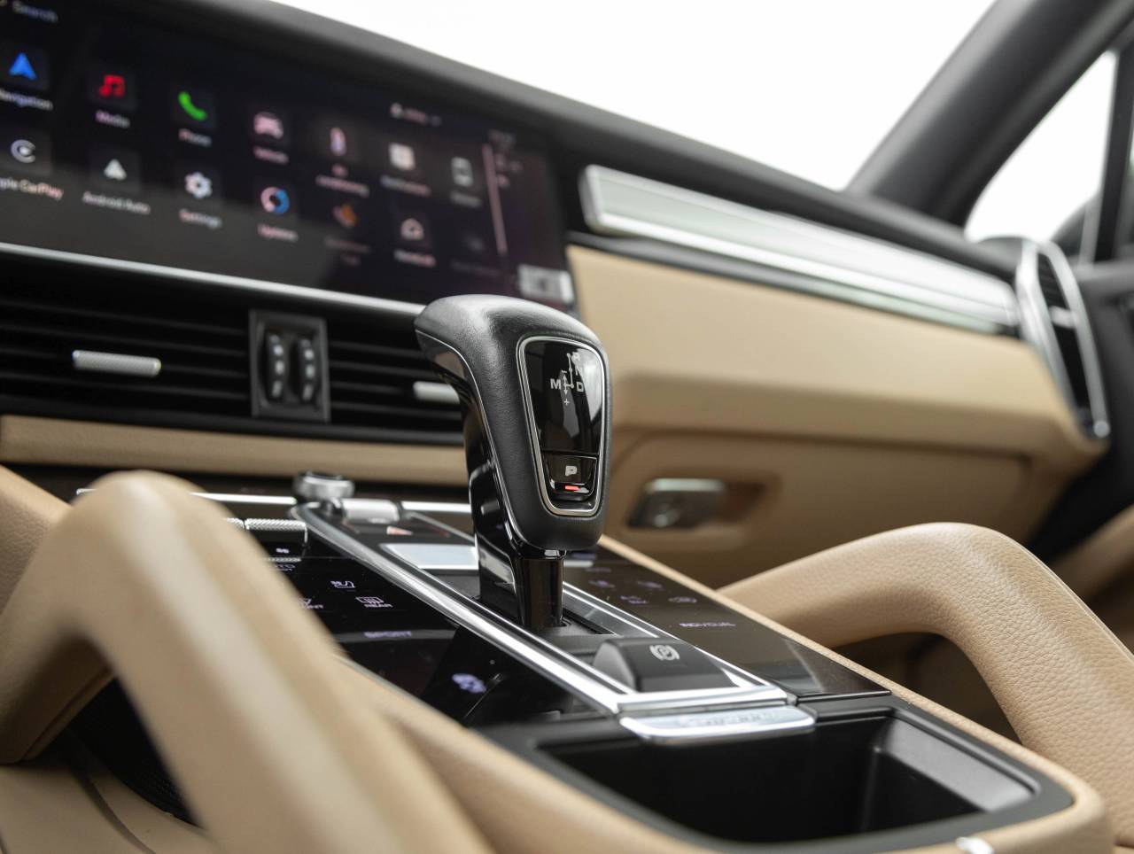 2022 Porsche Cayenne Cayenne Platinum Edition (MY22)