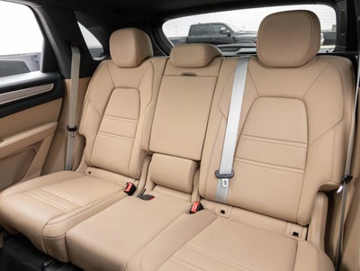 2022 Porsche Cayenne Cayenne Platinum Edition (MY22)