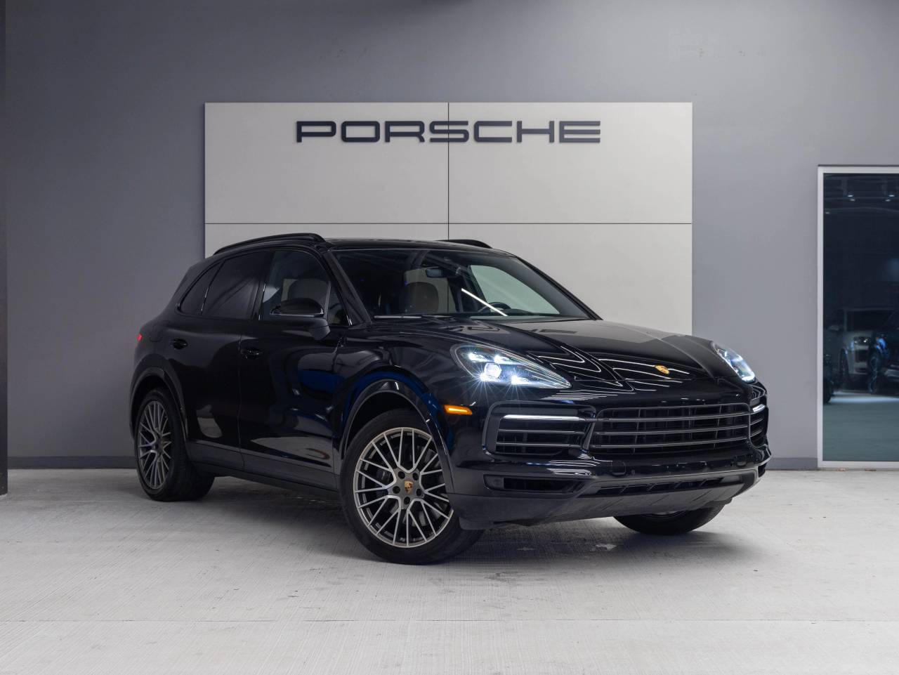 2022 Porsche Cayenne Cayenne Platinum Edition (MY22)