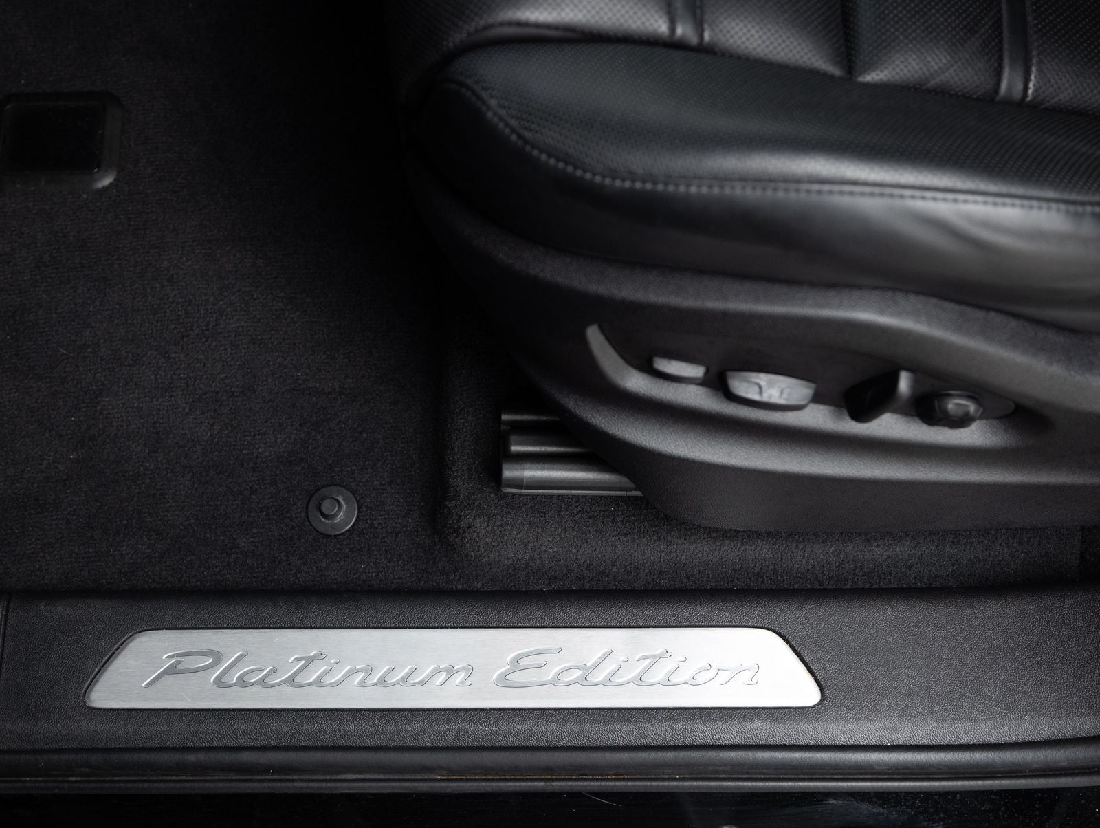 2023 Porsche Cayenne Cayenne Platinum Edition (MY23)