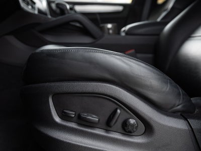 2023 Porsche Cayenne Cayenne Platinum Edition (MY23)