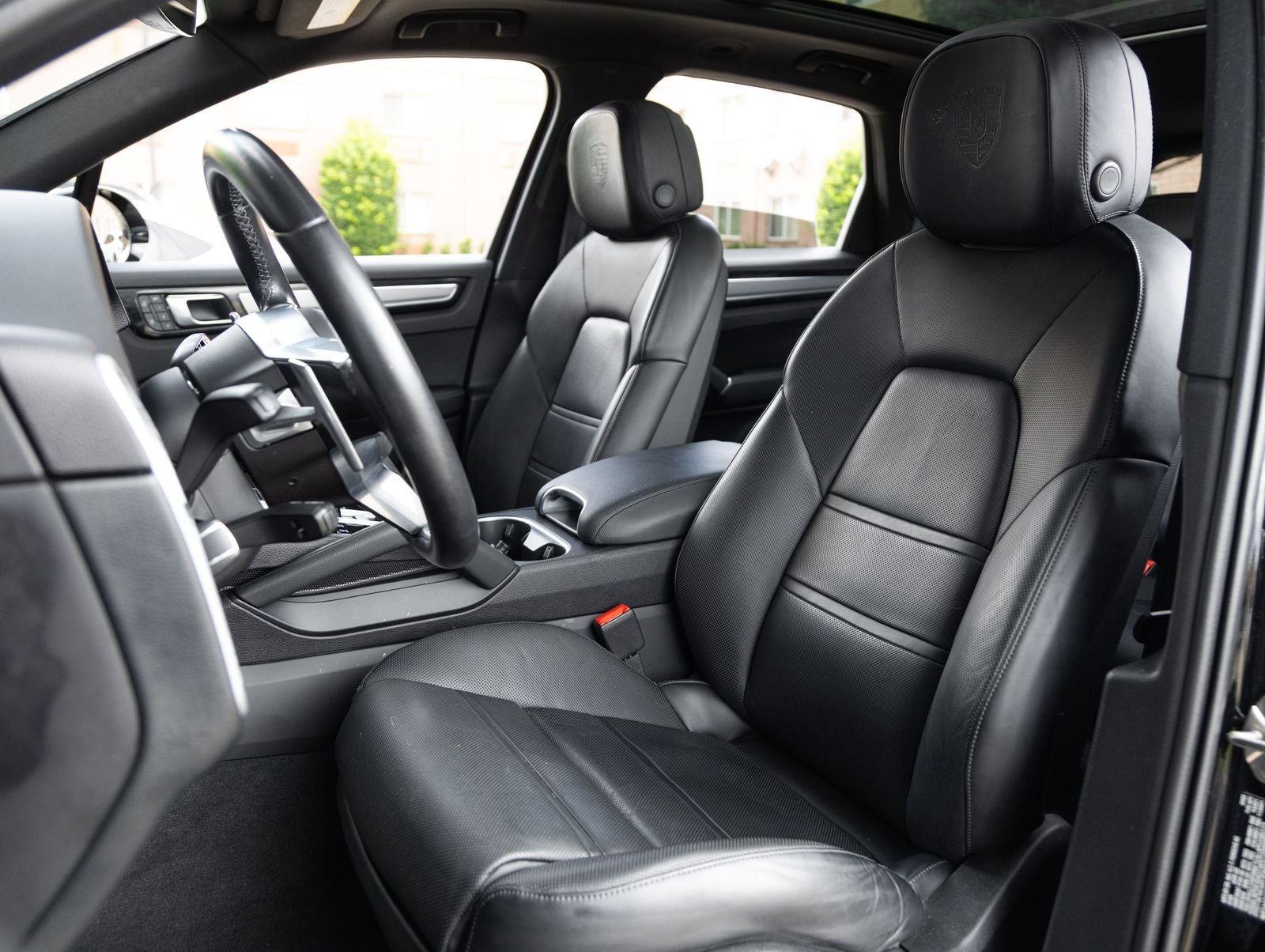 2023 Porsche Cayenne Cayenne Platinum Edition (MY23)