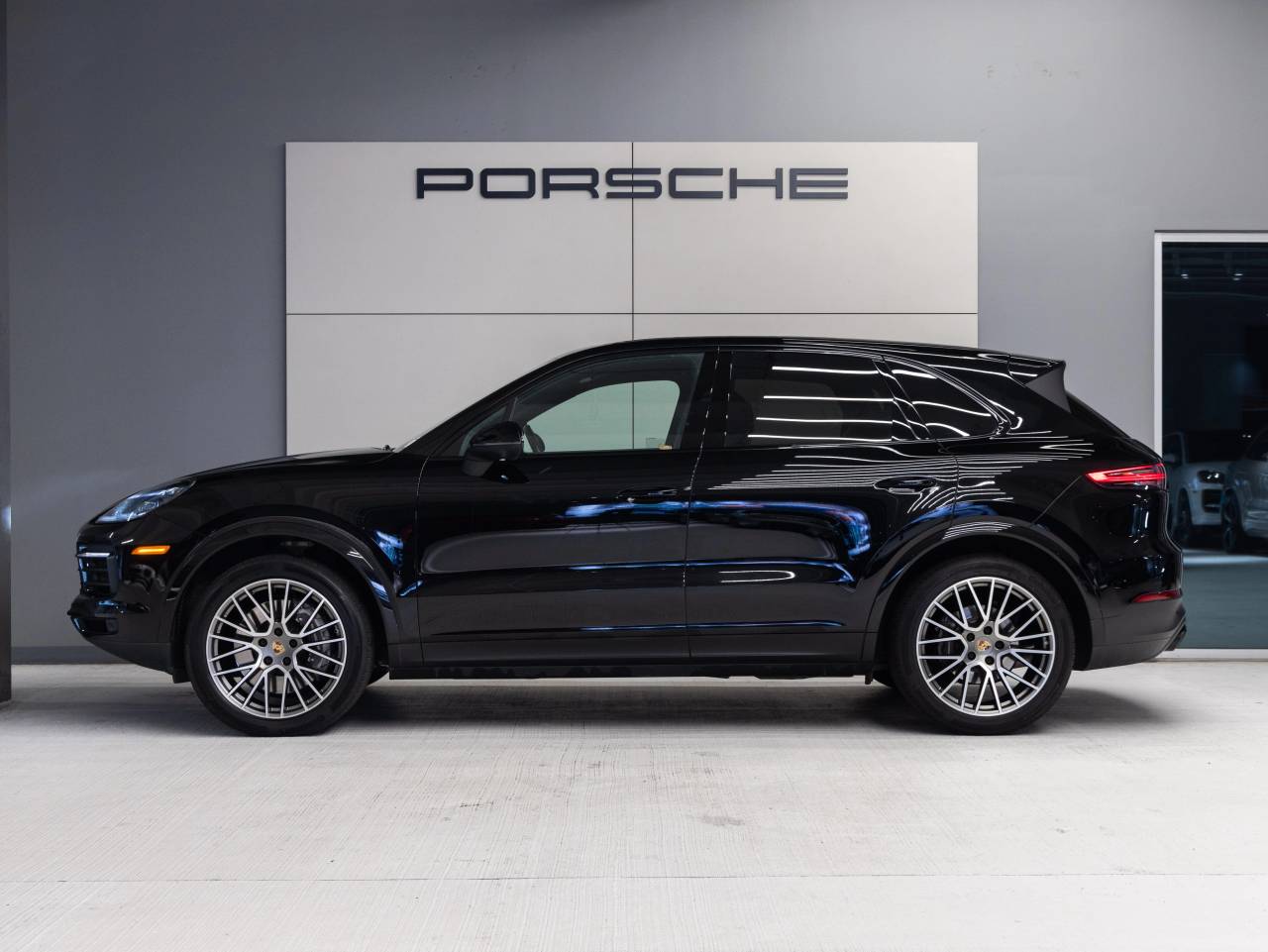 2023 Porsche Cayenne Cayenne Platinum Edition (MY23)