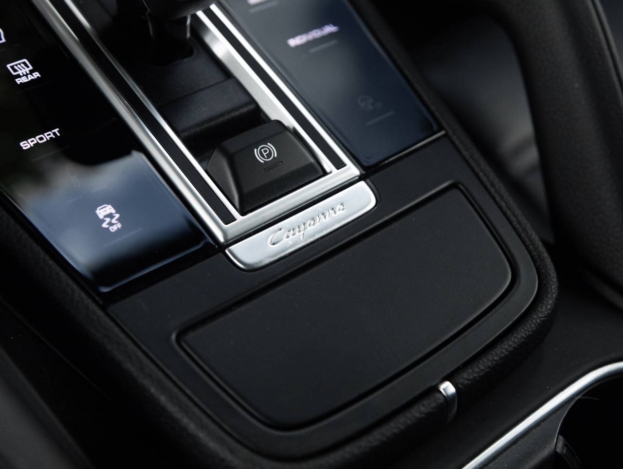 2023 Porsche Cayenne Cayenne Platinum Edition (MY23)