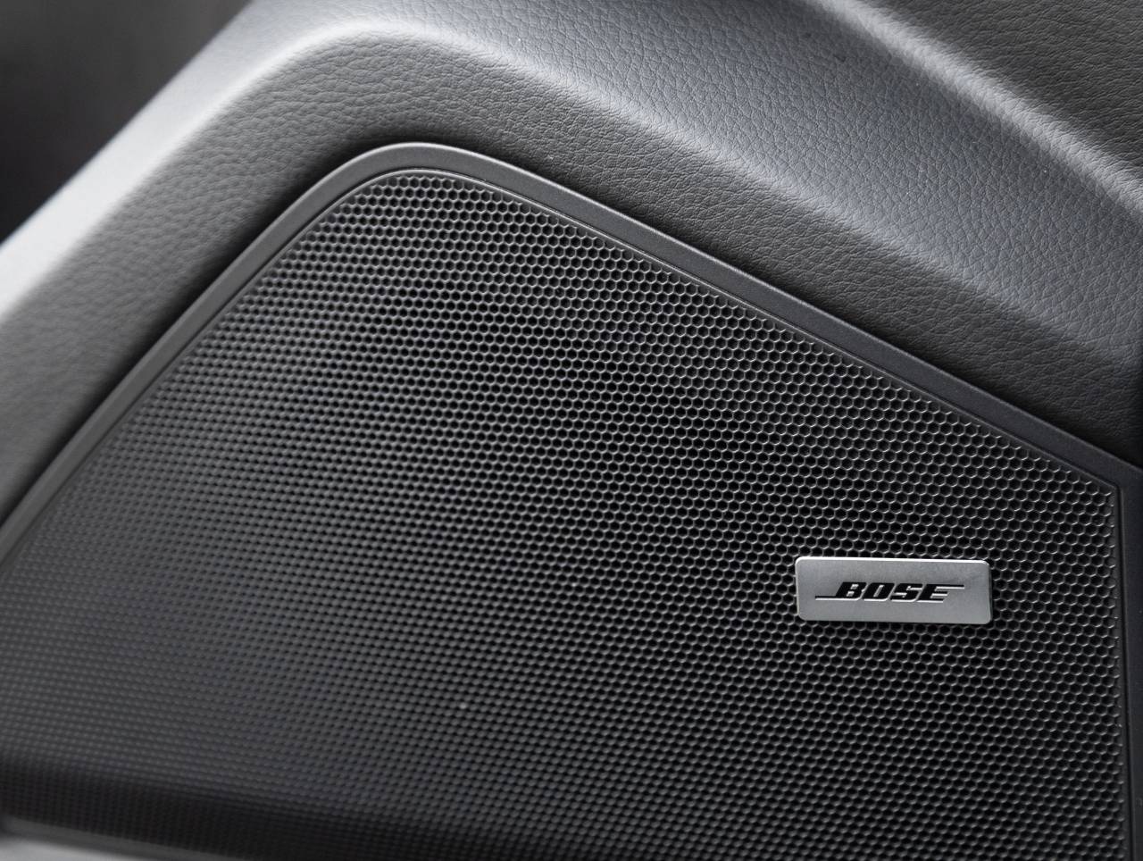 2023 Porsche Cayenne Cayenne Platinum Edition (MY23)