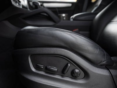 2023 Porsche Cayenne Cayenne Platinum Edition (MY23)