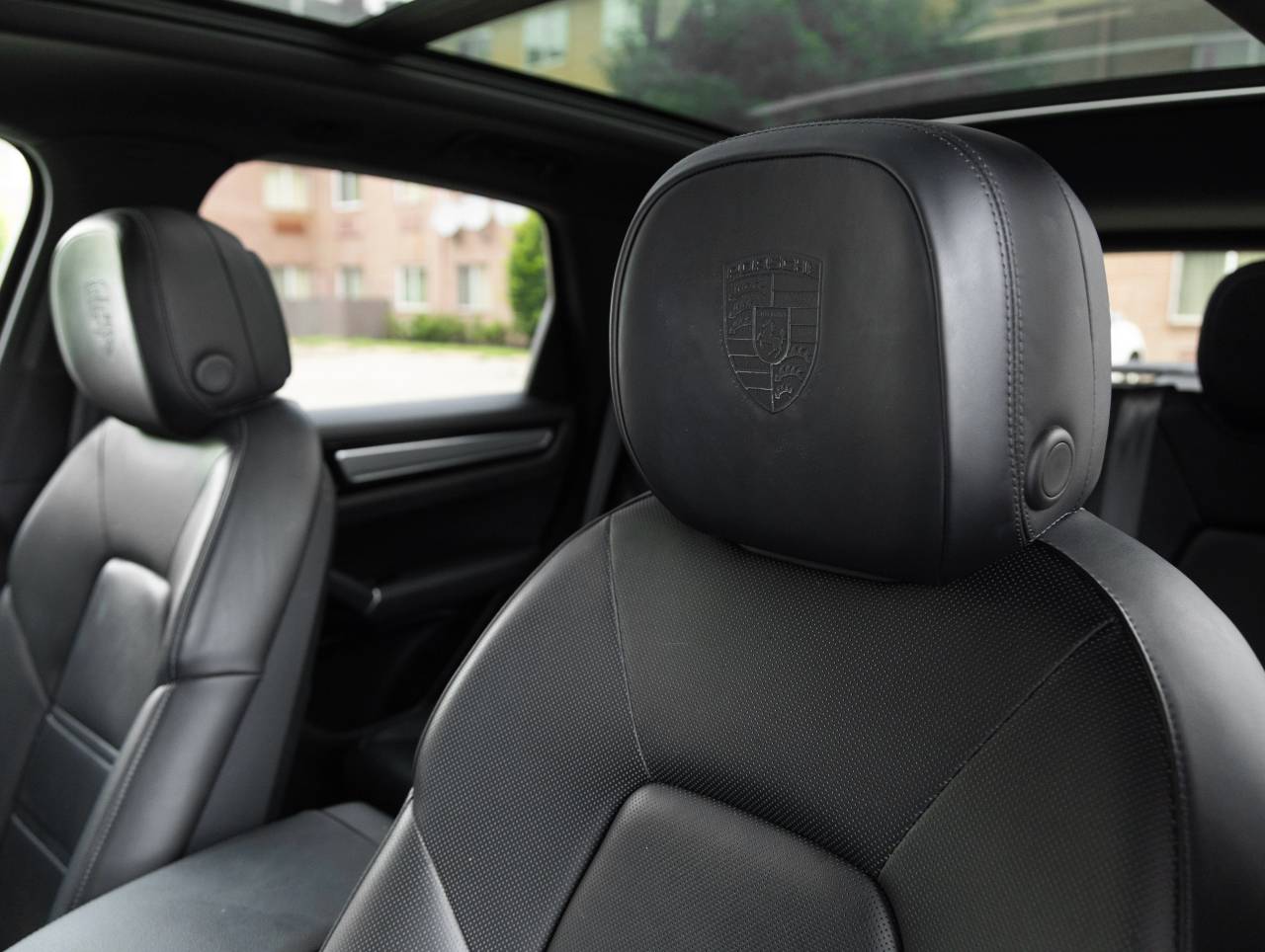 2023 Porsche Cayenne Cayenne Platinum Edition (MY23)
