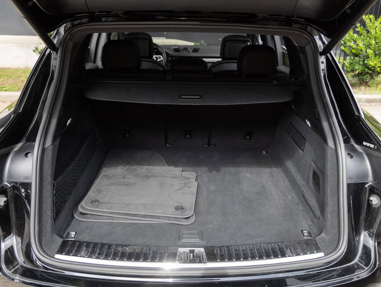 2023 Porsche Cayenne Cayenne Platinum Edition (MY23)