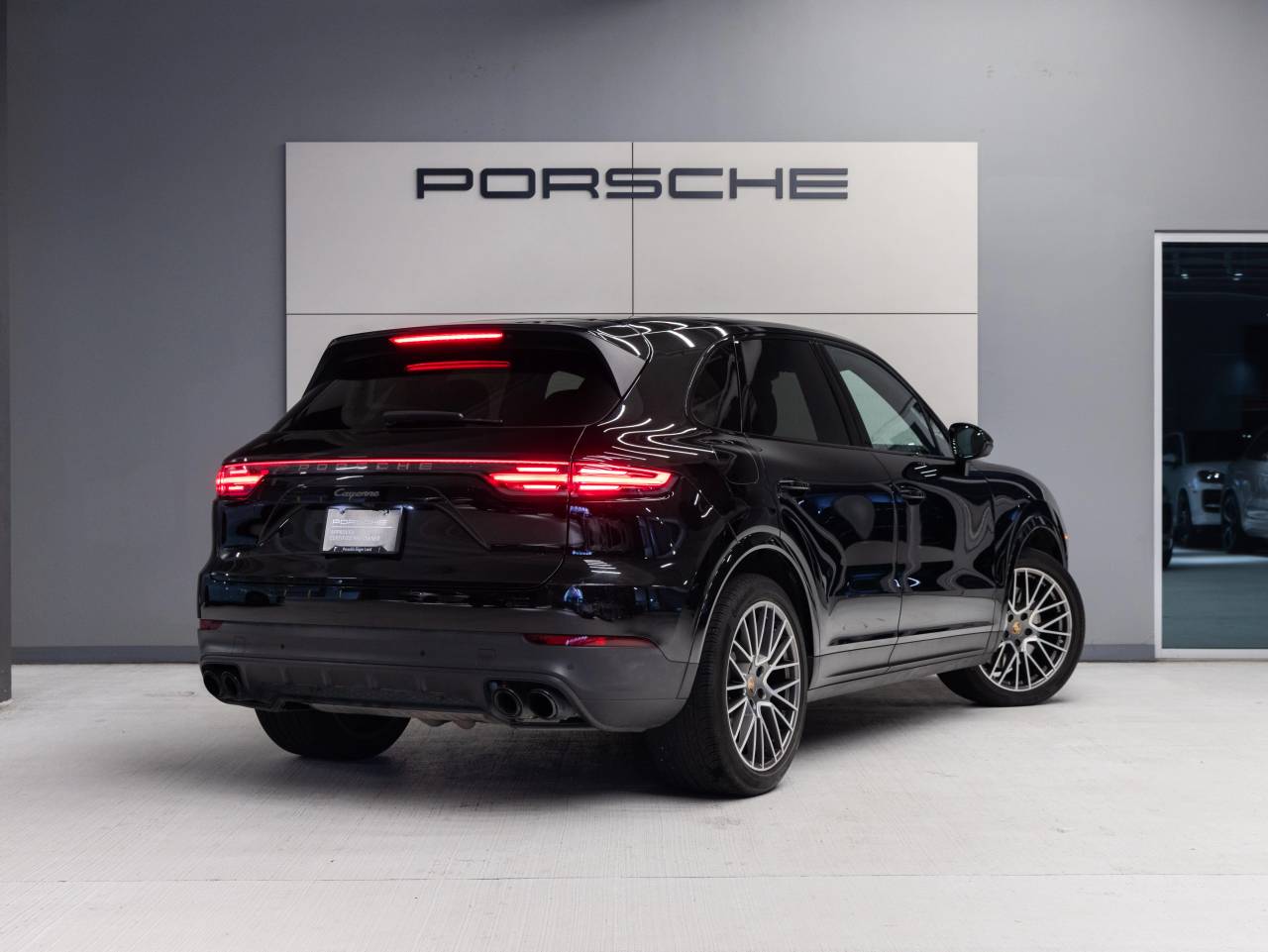 2023 Porsche Cayenne Cayenne Platinum Edition (MY23)