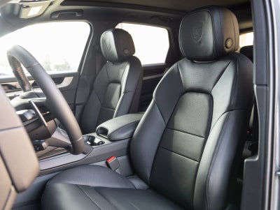 2026 Porsche Cayenne AWD