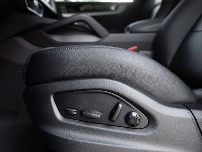 2026 Porsche Cayenne AWD