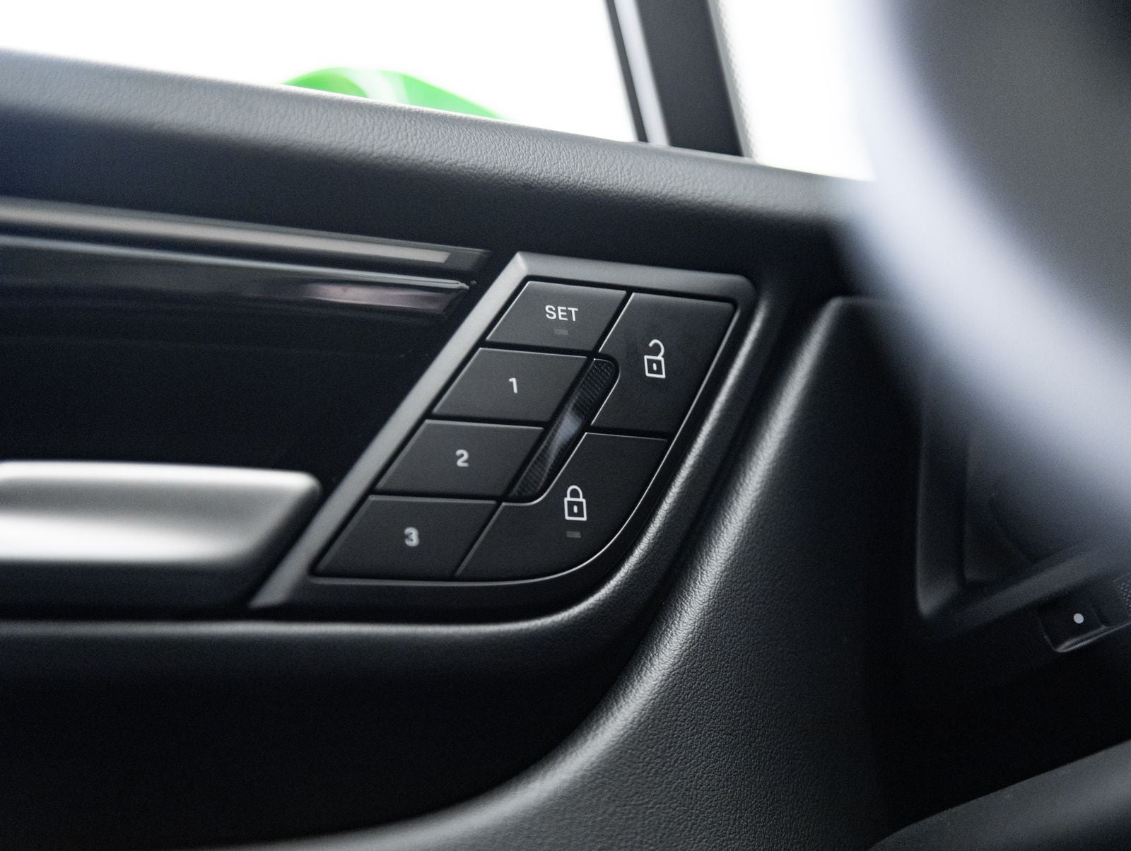 2025 Porsche Macan 4 Electric