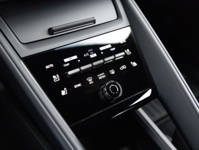 2025 Porsche Macan 4 Electric