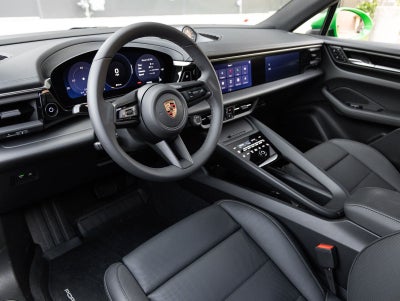 2025 Porsche Macan 4 Electric