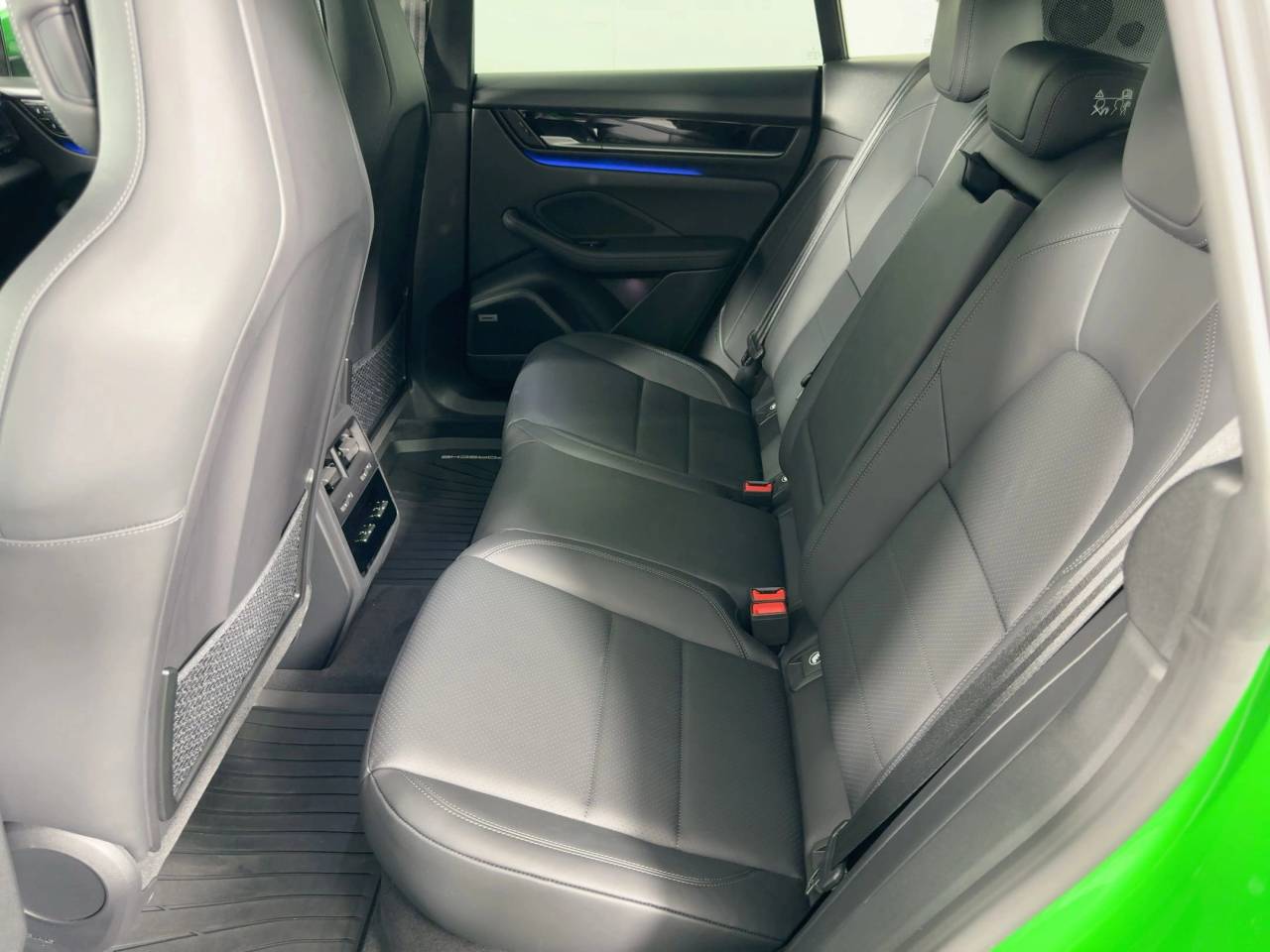 2025 Porsche Macan 4 Electric