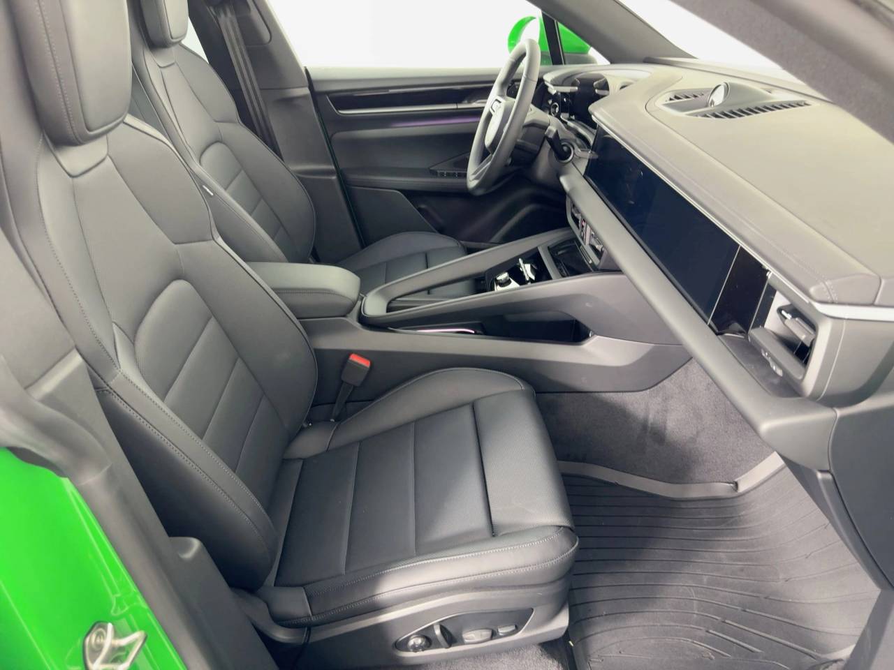 2025 Porsche Macan 4 Electric